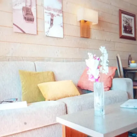 Solitude Mountain Quiet & Private Parking Apartment Flumet